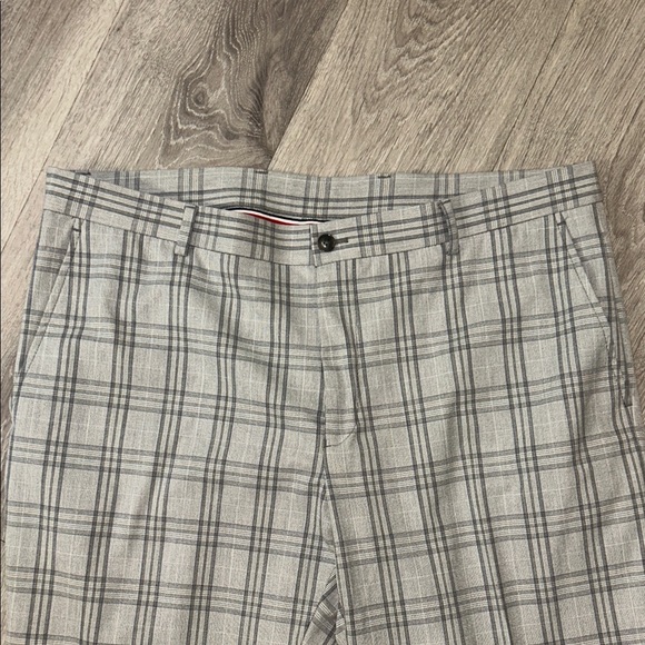 Tommy Hilfiger Men's Plaid Gray Pants - Picture 4 of 7
